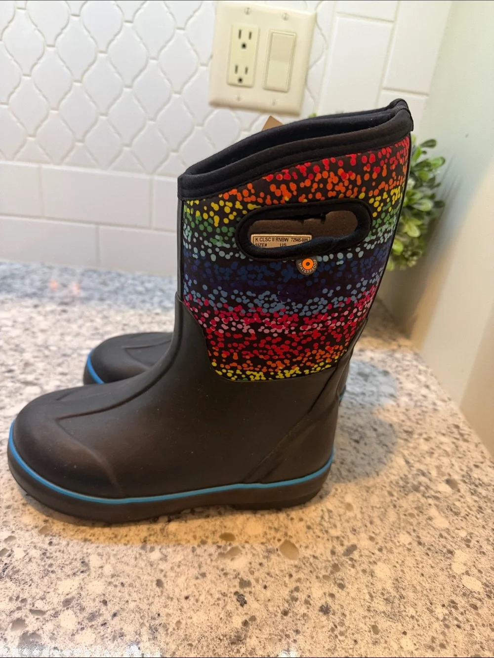 Bogs Classic II Rainbow Dots -youth  Size 3 Black Multi New